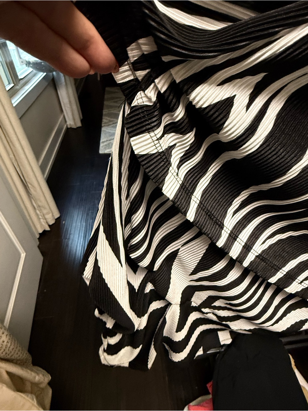 Samuel Dong Black & White Wide-Leg Wave Stripe Pants